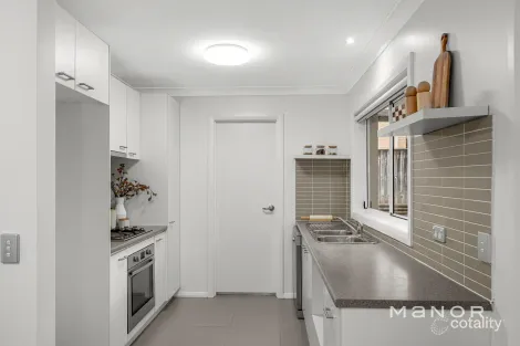 Property photo of 4 Rushden Way Stanhope Gardens NSW 2768