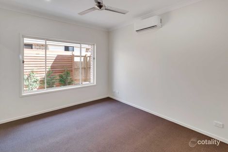 Property photo of 17 Hollyoak Crescent Pimpama QLD 4209
