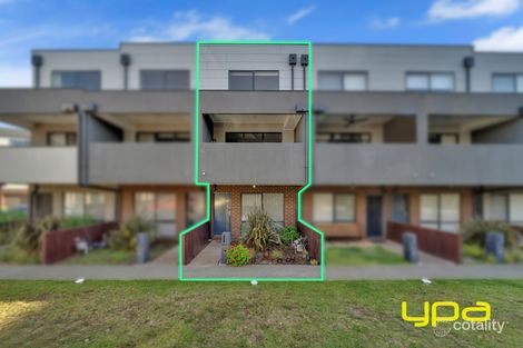 Property photo of 32 Rubus Way Pakenham VIC 3810