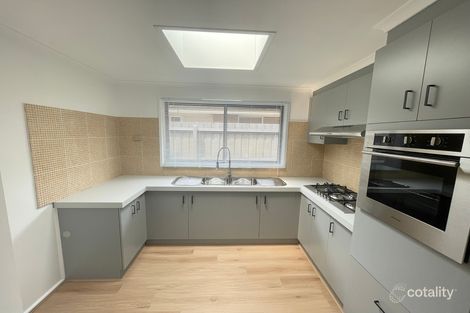 Property photo of 2 Sorrell Court Altona Meadows VIC 3028