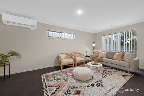 Property photo of 40 Melissa Way Pakenham VIC 3810