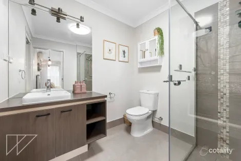 Property photo of 42 Twin Ranges Drive Warragul VIC 3820