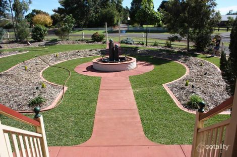 Property photo of 13 Melric Court Geham QLD 4352