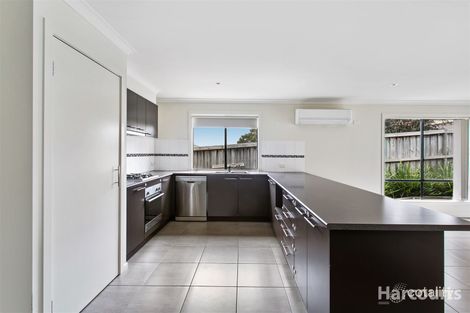 Property photo of 10 Devlin Place Cranbourne North VIC 3977