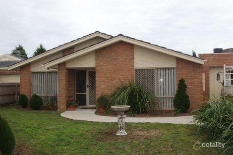 Property photo of 6 Roberts Court Endeavour Hills VIC 3802