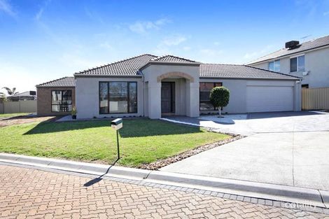 Property photo of 13 Catani Mews Caroline Springs VIC 3023