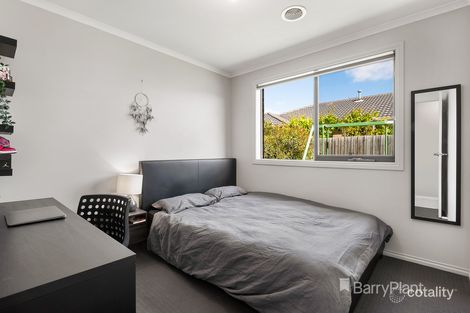 Property photo of 29 Myhaven Circuit Carrum Downs VIC 3201