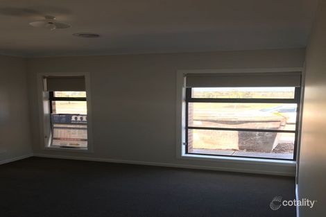 Property photo of 16 Maven Way Tarneit VIC 3029