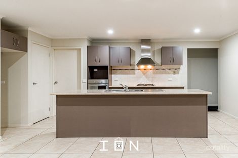 Property photo of 23 Reynard Place Cranbourne East VIC 3977