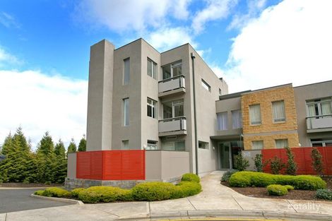 22/3-4 Sovereign Point Ct, Doncaster, VIC 3108