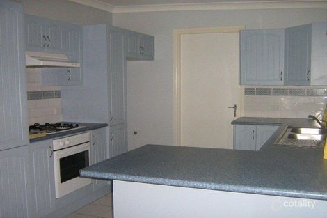 17 Weymouth Rd, Lake Tabourie, NSW 2539