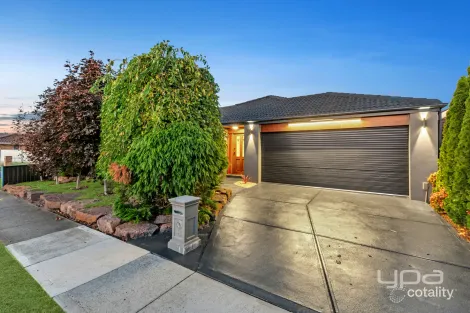 Property photo of 8 Sumner Crescent Point Cook VIC 3030