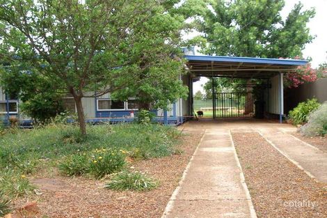 30 Grattan St, Hillston, NSW 2675