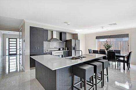 Property photo of 21 Lithgow Street Beveridge VIC 3753