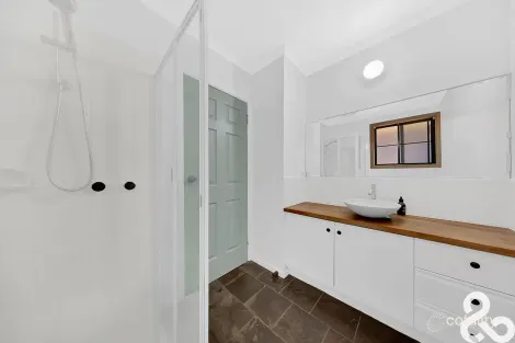 Property photo of 31 Hobson Crescent Mill Park VIC 3082