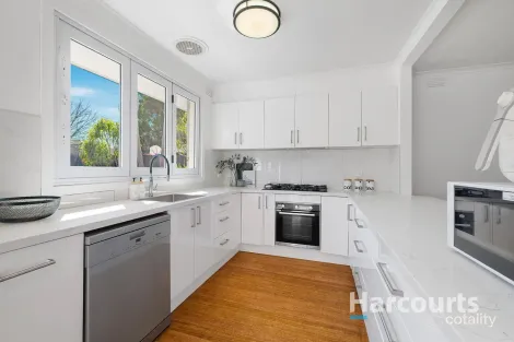 Property photo of 2 Mead Court Oakleigh VIC 3166