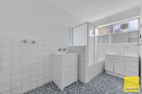 Property photo of 2/28 Salisbury Street Werribee VIC 3030