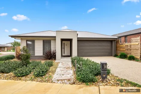 Property photo of 34 Fulham Crescent Thornhill Park VIC 3335