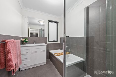 Property photo of 17 Denton Drive Officer VIC 3809