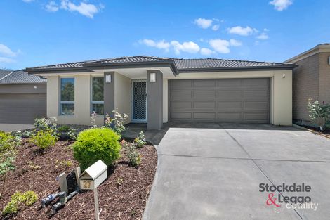 Property photo of 27 Villella Drive Pakenham VIC 3810