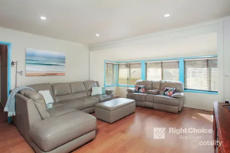 Property photo of 31 Benaud Crescent Warilla NSW 2528