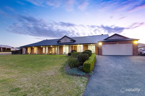 1 Arran Cct, Largs, NSW 2320