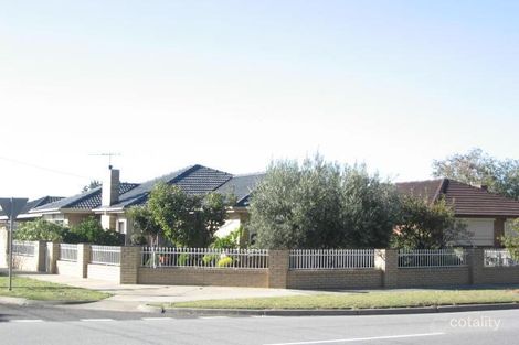 215 Gladstone Rd, Dandenong North, VIC 3175