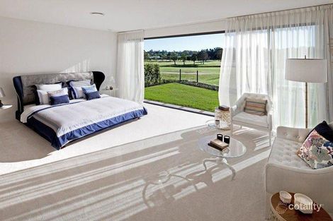 Property photo of 17 The Boulevarde Benowa QLD 4217