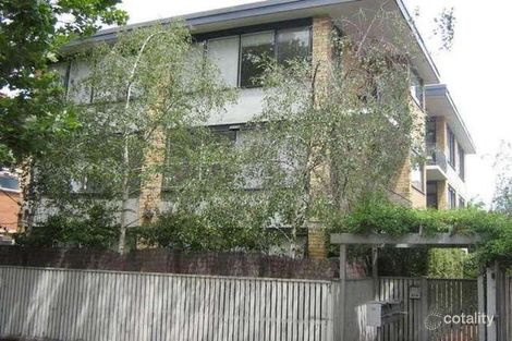 Property photo of 1/1 Ravens Grove St Kilda East VIC 3183