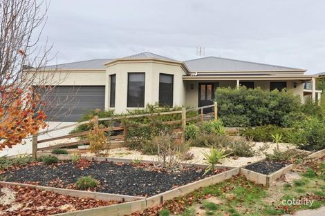 17 Yurunga Dr, Mckenzie Hill, VIC 3451