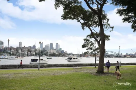 Property photo of 30/41-49 Roslyn Gardens Elizabeth Bay NSW 2011