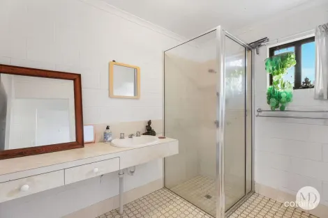 Property photo of 18 Bindon Street Flying Fish Point QLD 4860