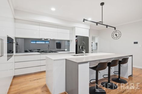 Property photo of 19 Howe Street Beeliar WA 6164