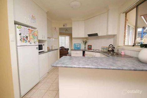 Property photo of 17 Wonkana Road Glenfield Park NSW 2650