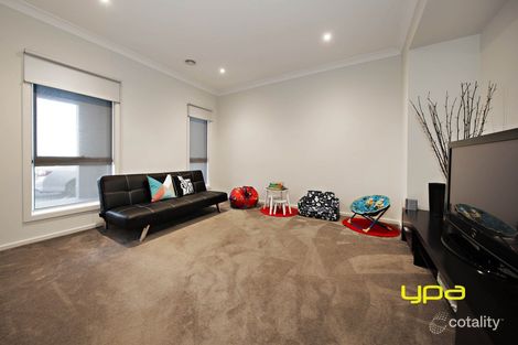 Property photo of 26 Eloura Circuit Taylors Hill VIC 3037