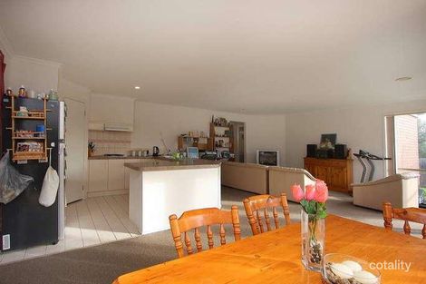 Property photo of 15 Harmon Close Berwick VIC 3806