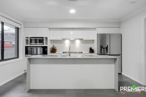 Property photo of 29 Arrowhead Avenue Leppington NSW 2179