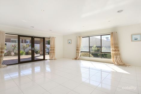 Property photo of 2 Graffs Avenue Doreen VIC 3754