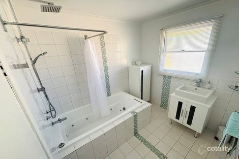 Property photo of 9 Robert Street Warrnambool VIC 3280
