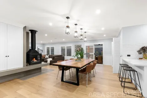 Property photo of 20 Red Wattlebird Crescent Langwarrin VIC 3910