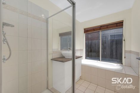 Property photo of 39 Limpopa Square Roxburgh Park VIC 3064