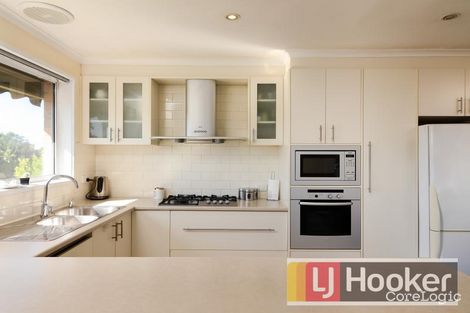 Property photo of 231 Power Road Endeavour Hills VIC 3802