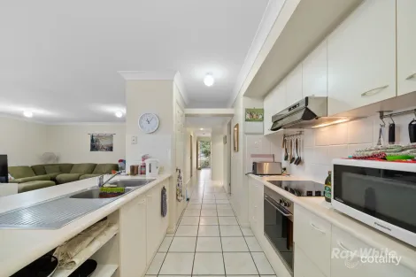 Property photo of 10 Kiewa Place Kuraby QLD 4112