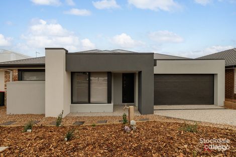 Property photo of 16 Wallaby Grove Cowes VIC 3922