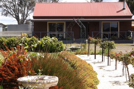 14 Youngs Lane, Snake Valley, VIC 3351