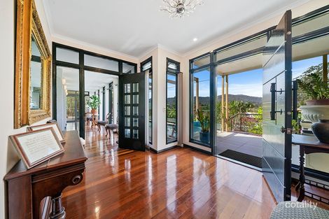 8 Treetop Cl, Kenmore Hills, QLD 4069