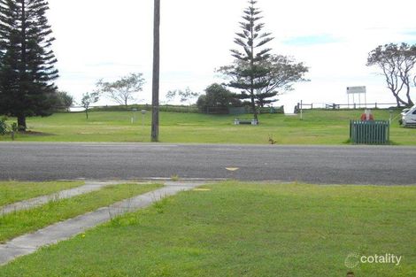 Property photo of 80 Ocean Road Brooms Head NSW 2463