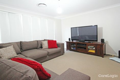 Property photo of 33 Townsend Crescent Ropes Crossing NSW 2760