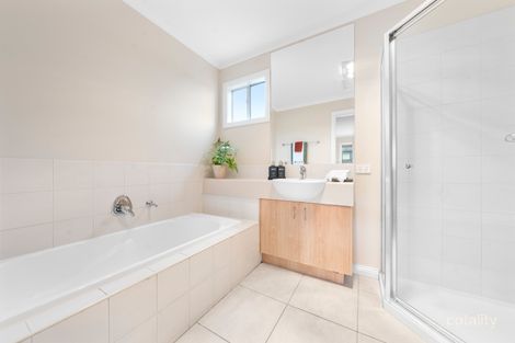 Property photo of 74 Sovereign Manors Crescent Rowville VIC 3178