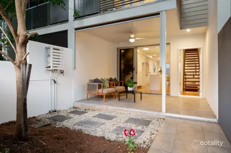 Property photo of 4/19 Kennington Road Camp Hill QLD 4152